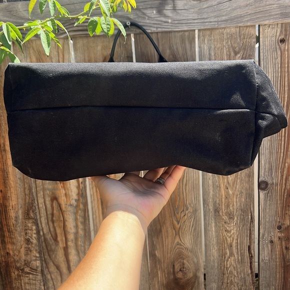 KARL LAGERFELD PARIS TOTE BAG.🖤 - Picture 14 of 17